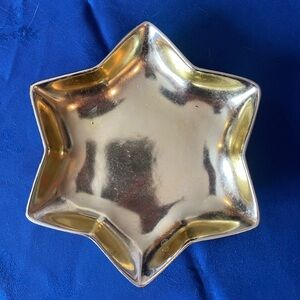 Six-Point Star-Shaped Festive Gold Glass Dish